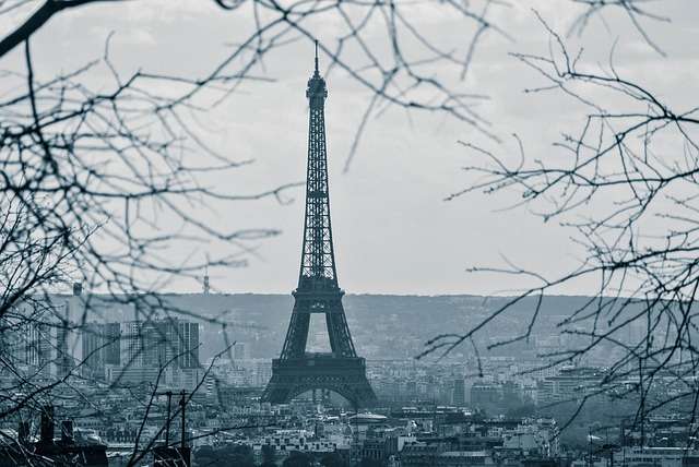 Explore the game of hockey at the 1900 Olympic Games in Paris.