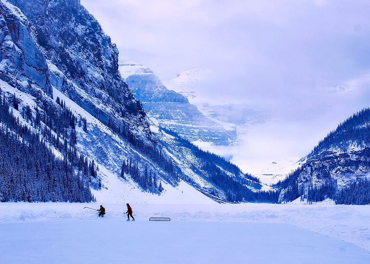 How the NHL Turned Outdoor Hockey Into an Event